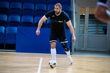 Бустер Бел — Бригада